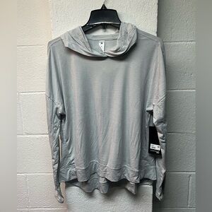90 Degree By Reflex Light Gray
Long Sleeve Shirt Top Size M.